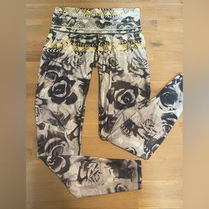 Teeki Desert Rose Hot Pant Legging size S